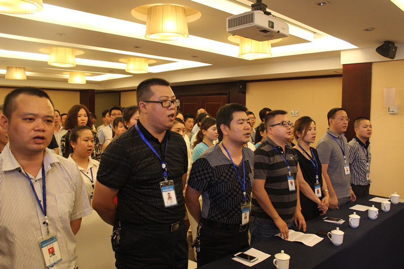 乘風破浪，再創(chuàng)輝煌——新思路裝飾召開七月工